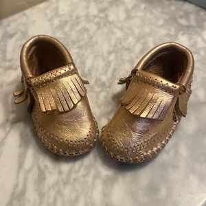 Beautiful MinnieTonka moccasins!!